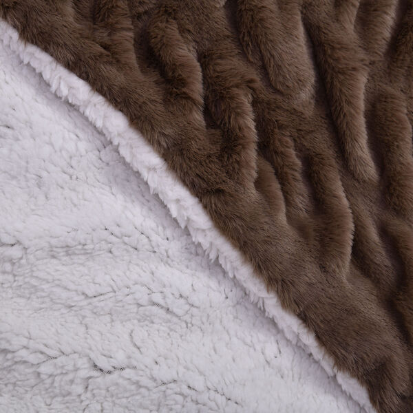 Serenity Night: Luxusdecke aus Kunstfell, Gr&ouml;&szlig;e 150x200 cm, Braun image number 4