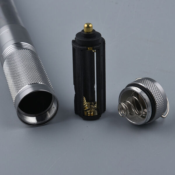 Multifunktionale LED Taschenlampe, 3xAAA Batterie (nicht inkl.), Silber image number 6