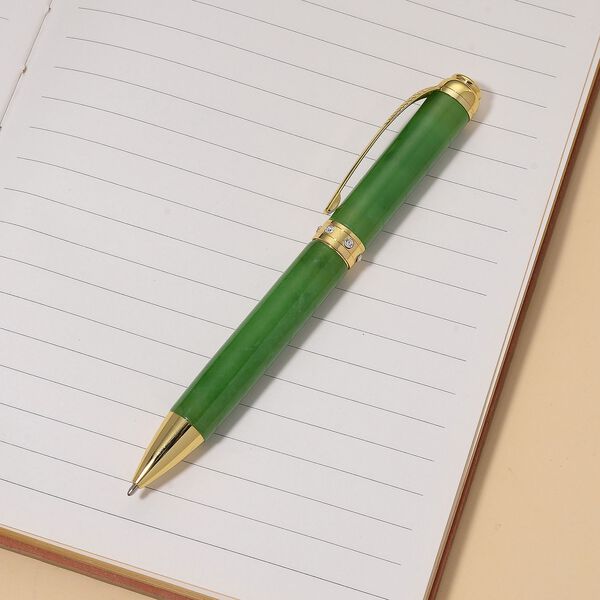 Gr&uuml;ner Olmec Jadeit Kugelschreiber mit poliertem Schaft, Wei&szlig;em Kristall und Legierungsmetall image number 1