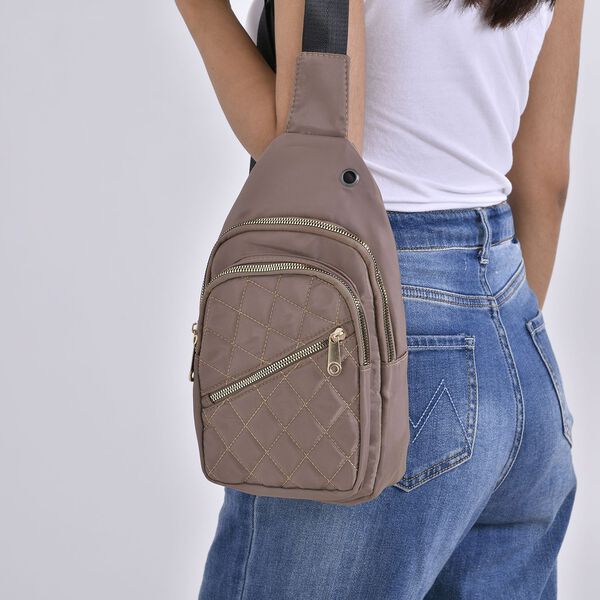 Stepp-Slingtasche mit RFID-Schutz und Kopfhöreröffnung, Größe: 17x7,5x30cm, Braun image number 3