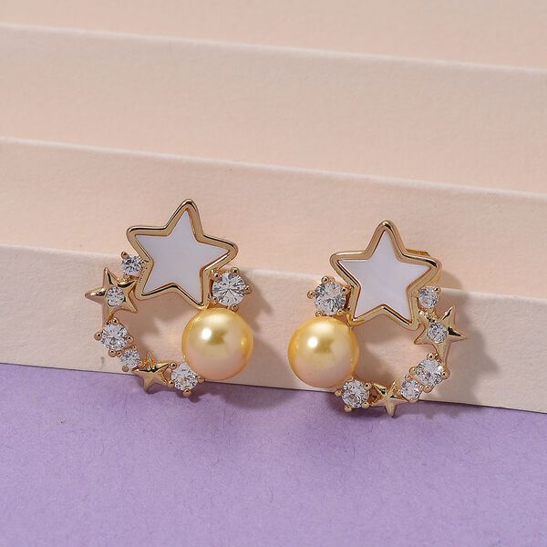 Goldene Muschelkernperle (5-7 mm), Weißes Perlmutt Ohrringe, Nickelfreies Messing, golfarben image number 2