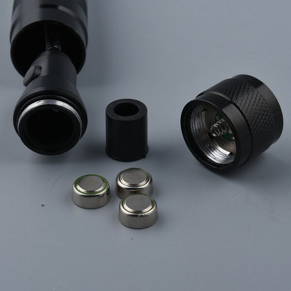 Multifunktionale LED Taschenlampe, 3xAAA Batterie (nicht inkl.), Schwarz image number 4