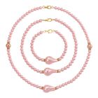 3er Set Rosa Muschelkernperlen-Schmuckstücke, bestehend aus Armband (ca. 19 cm) und zwei Halsketten (ca. 40 cm und 50 cm), gelb vergoldet