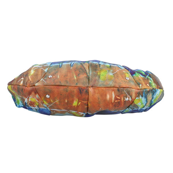 SUKRITI: Handbemalte Hobo-Tasche aus 100% Leder, Tie-Dye Druck, Blau-Orange-Braun&nbsp; image number 4