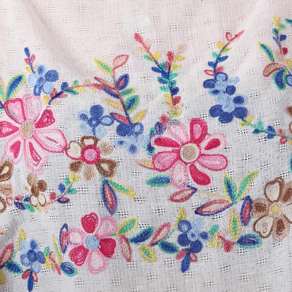 T-Shirt mit Blumen-Stickerei, Wei&szlig;, Einheitsgr&ouml;&szlig;e image number 4