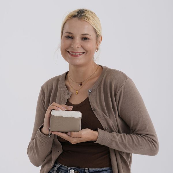 "Genuine Leather card holder with RFID Color: Beige Size:11.5*8.5*2.5cm        Wall: Genuine Leather Lining: Microfiber leather Exterior:zipped-1 Interior: card slot-4,zipped-1" image number 2