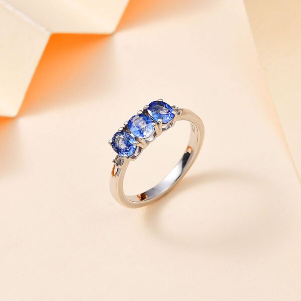 AA Blauer Ceylon-Saphir und Diamant Ring, ca. 1.43 ct image number 2