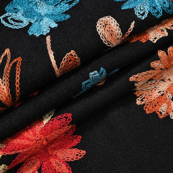 Bestickter Schal mit Fransen, Schwarz image number 5