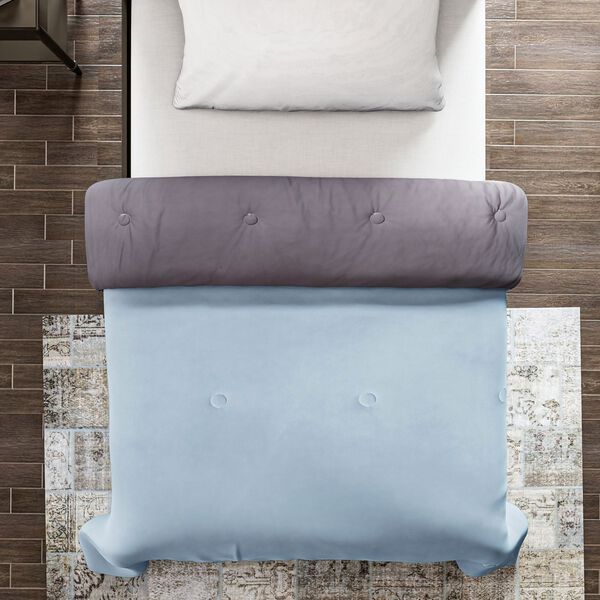 Serenity Night Wende-K&uuml;hlsteppdecke, Zwei-Ton, 135&times;200cm, Hellblau und Dunkelgrau image number 4