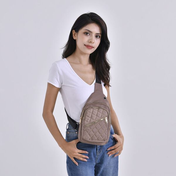 Stepp-Slingtasche mit RFID-Schutz und Kopfhöreröffnung, Größe: 17x7,5x30cm, Braun image number 2