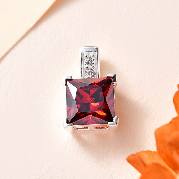 Roter und weißer Zirkonia-Anhänger - 4,36 ct. image number 2