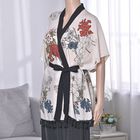 Superweiche Kimono mit Gürtel, Größe: 86 x 69, Blumenmuster, Weiß image number 2