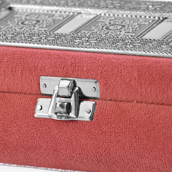 Handgefertigte Schmuckbox mit Blumen-Pr&auml;gung, oxidiertes Finish, 20x13x7 cm, Silber-rosa image number 6