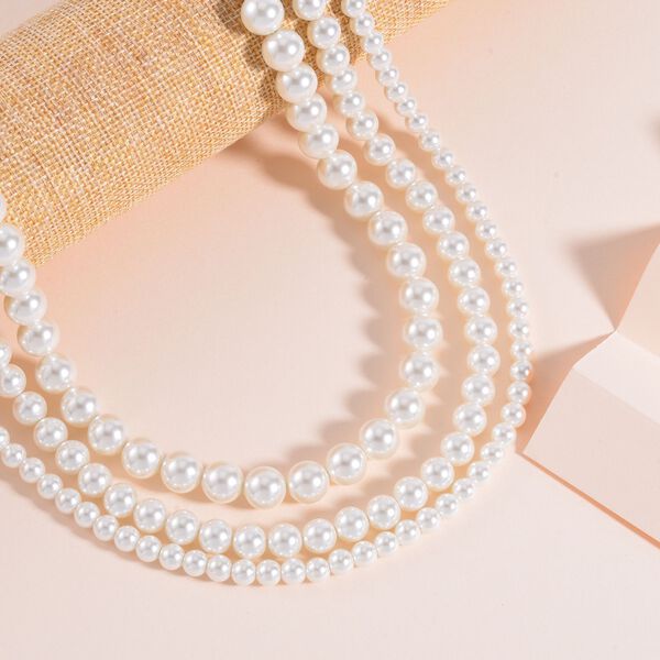 Dreischichtige wei&szlig;e Muschelkernperlen-Halskette image number 2