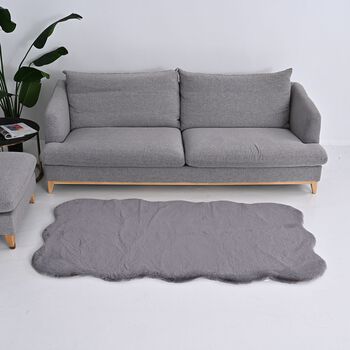 SERENITY NIGHT  Kunstfell-Teppich mit Schaumstoffbasis, Wolkenform, 100x180cm, Silbergrau