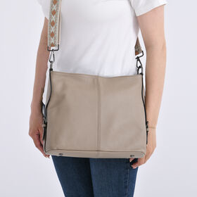 Echtleder-Crossbody-Tasche aus geprägtem Leder, verstellbarer Schulterriemen (ca. 120 cm), 32x12x25 cm, Hellbraun