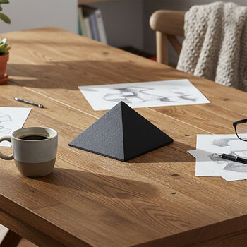 Shungit Pyramide 4 cm ca 30 g Schwarz