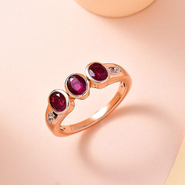 Afrikanischer Rubin (Fissure gef&uuml;llt), wei&szlig;er Zirkon Ring, 925 Silber ros&eacute;vergoldet, (Gr&ouml;&szlig;e 17.00) ca. 1.53 ct image number 1