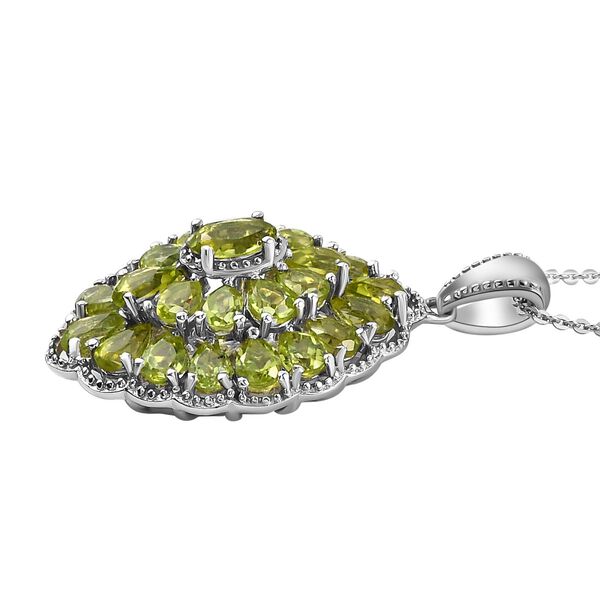 Nat&uuml;rlicher Peridot-Cluster-Anh&auml;nger mit Kette in Silber, 5,93 ct. image number 4