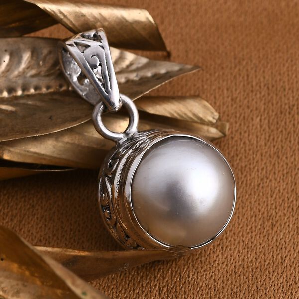 Royal Bali Kollektion - Weißer Mabe Perle Anhänger image number 2