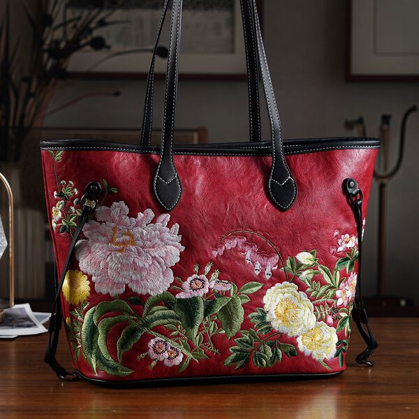 Bestickter Shopper, Kunstleder, Blumen Design, 46 x 15 x 28 cm, Rot image number 2