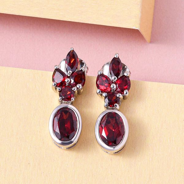 Floral Drop Mosambik Granat-Ohrringe image number 2