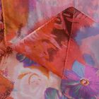 LA MAREY 100% bedruckter Seidenschal, Blumenmuster, Größe 110x178 cm, Orange und Rosa image number 3