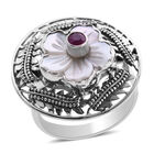 Royal Bali Kollektion - roter Granat und Perlmutt-Ring, 925 Silber (Größe 17.00) ca. 0,30 ct
