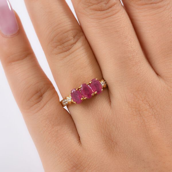 D&rsquo;Joy afrikanischer Rubin und Zirkon Ring - 2,29 ct. image number 2