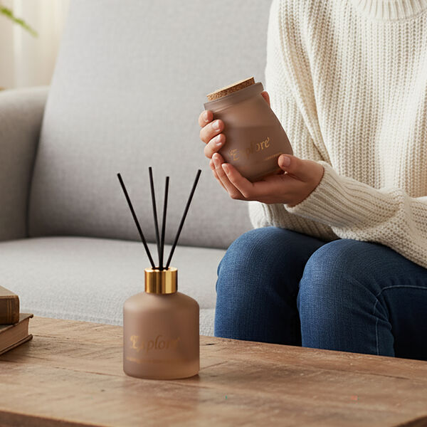 2er Set - Duftkerze 5 x 7 cm und Öl-Diffusor 50 ml mit Stäbchen, Brombeere & Lorbeerblatt image number 2