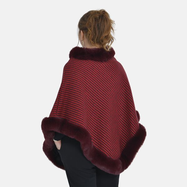 Warm und weich - Kunstpelz-Poncho, Hahnentrittmuster, 70x92 cm, rot image number 2