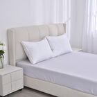 Serenity Night - 2er Set Hypoallergen Satin-Kissenbezug mit Kunstdauen und goldener Paspelierung