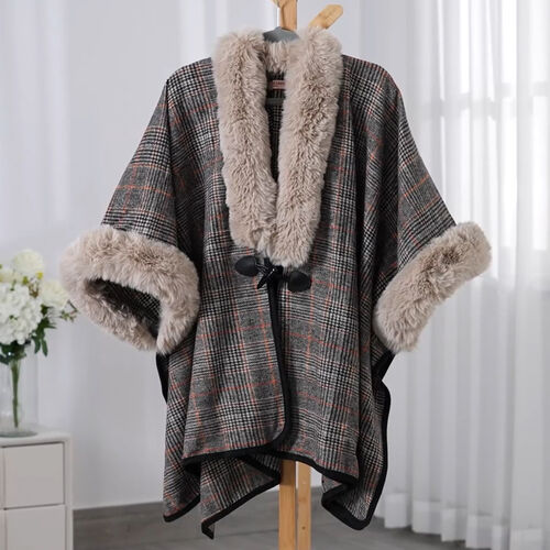 LA MAREY – Kunstfell Kimono, Beige image number 0