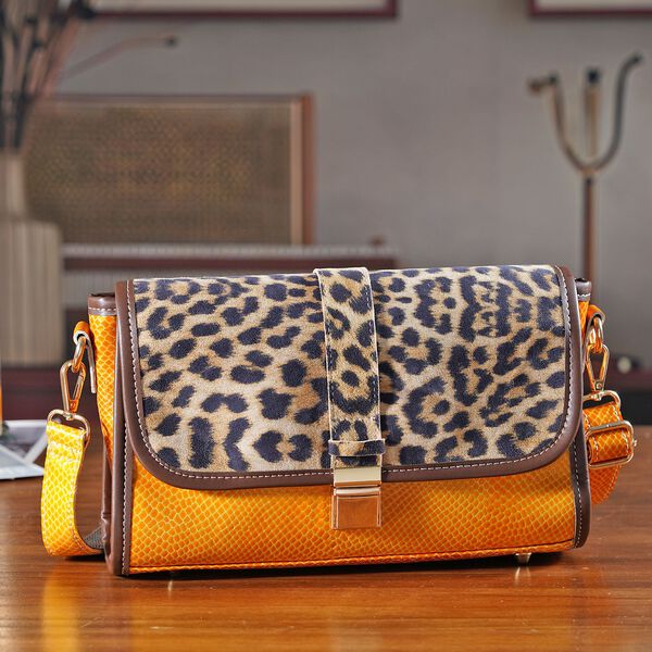 Chaos by Elsie- Echtleder Crossbody Tasche mit RFID-Schutz, Leopardenmotiv Klappe, 2 Au&szlig;enf&auml;cher mit Rei&szlig;verschluss, 28x10x18cm, Beige image number 2