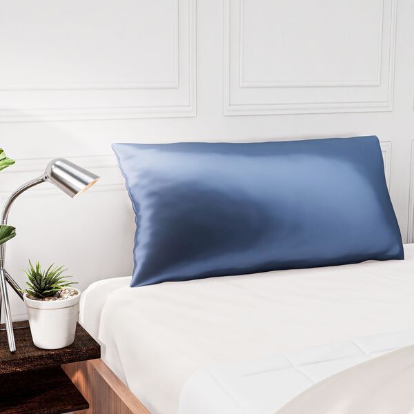 Serenity Night - Premium Collection - 1 Kissen mit 1 Kissenbezug aus 100% Maulbeerseide, mit Paspelierung, Perlmuttkn&ouml;pfen und Federf&uuml;llung, 40 x 80 cm, Blau