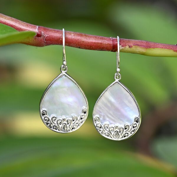 Royal Bali Kollektion- Perlmutt Anh&auml;nger und Ohrringe in 925 Silber image number 2