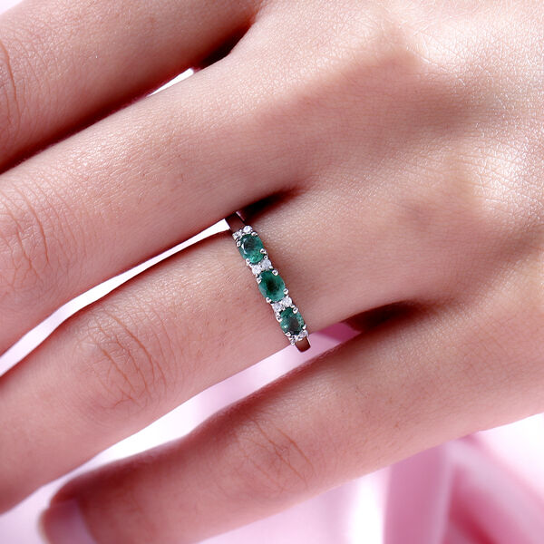 AAA Smaragd und weißer Zirkon-Ring in Silber image number 3