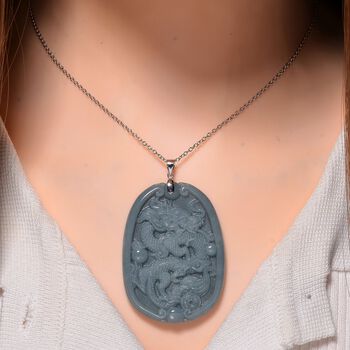 Nat&uuml;rlicher Olmek Jadeit Anh&auml;nger mit 50cm Kette und Drachen- und Phoenixmotiv- 105 ct.