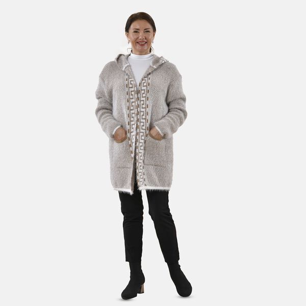 TAMSY - Kuschelweicher, langer Cardigan mit Kapuze und Taschen, 110x82cm, beige