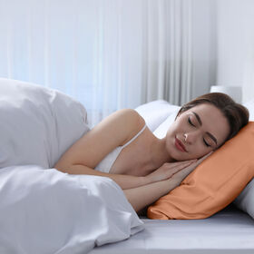 Serenity Night Daunenkissen und Seidenkissenbezug, 40x80 cm, Ros&eacute;gold