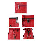 Schultertasche aus 100% echtem Leder mit Kroko-Prägung und abnehmbarem Riemen, Rot  image number 5