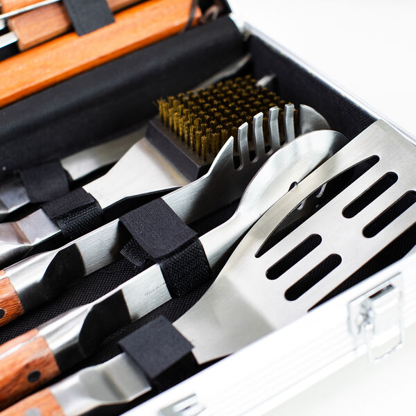 BBQ set in a box image number 1