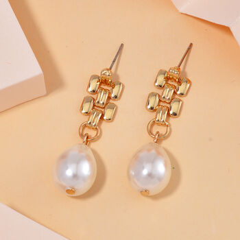 Wei&szlig;e Muschelkernperle Ohrringe Messing