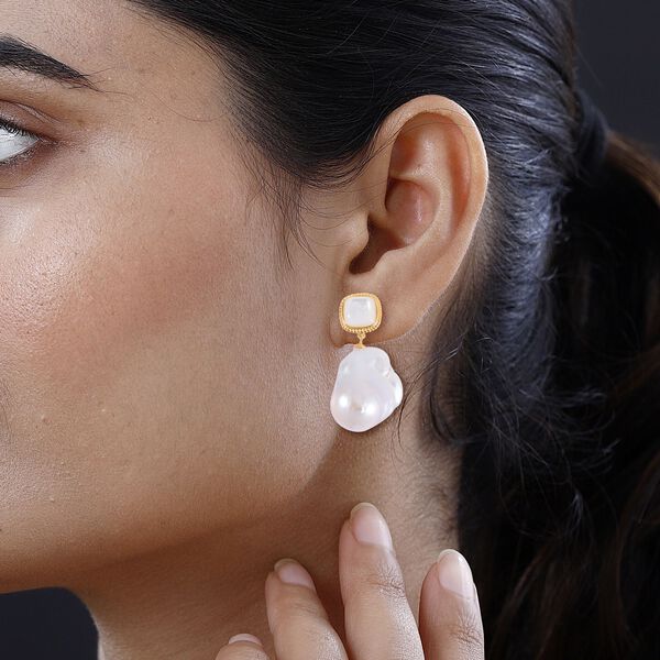 16-20 mm weiße Barockperle und weiße Perlmutt-Ohrringe image number 3