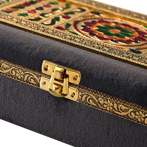 Handgefertigte, oxidierte Schmuckbox mit Blumen-Pr&auml;gung, 24,2x15x7 cm image number 5