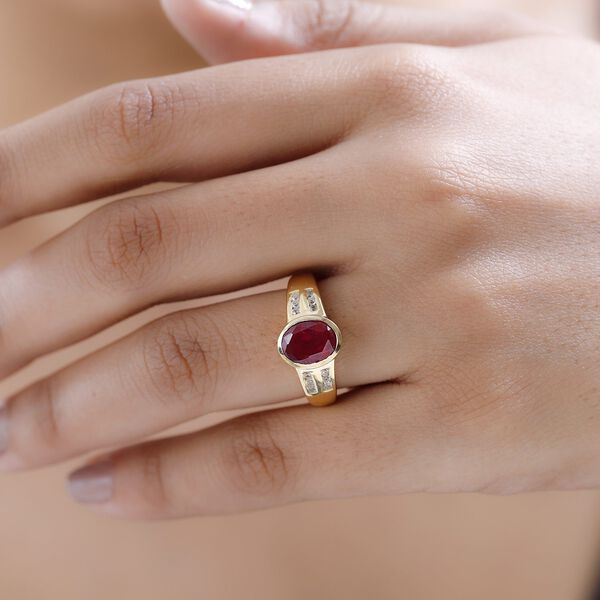 Afrikanischer Rubin (Fissure gef&uuml;llt), wei&szlig;er Zirkon Ring, 925 Silber vergoldet (Gr&ouml;&szlig;e 20.00) ca. 2.99 ct image number 2