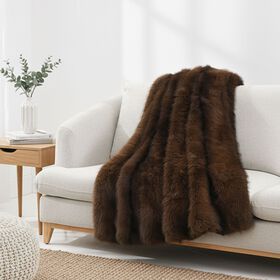 Serenity Night - Premium Kuscheldecke mit Plüschstruktur, doppellagig und wendbar, 150x200 cm, Braun
