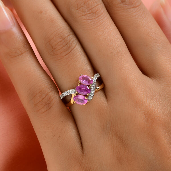 Rosa Saphir und Zirkon-Trilogie-Ring, 925 Silber vergoldet, 2,20 ct. image number 3