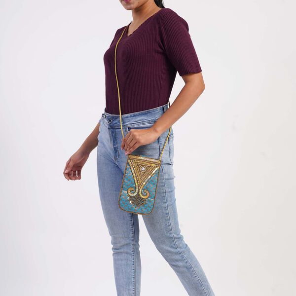 Bestickte Crossbody-Handytasche, Gr&ouml;&szlig;e 8,5x5,25 cm, Blau image number 1