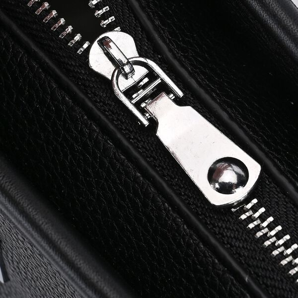 Crossbody Bag mit Designer-Anhänger in Kreuzform, Schwarz image number 8